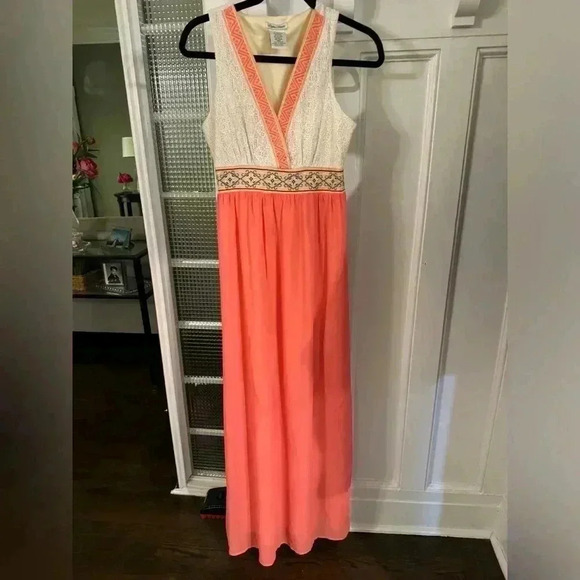 Flying tomatoes maxi dress coral and ivory lace Criss cross front size small - Picture 1 of 11